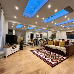 Beautiful Garden View Apartment London