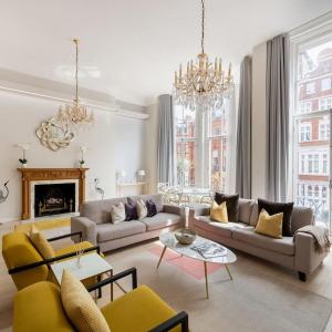 Presidential Residence with 14ft High Ceilings & Private Elevator