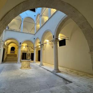 Dragonetti Luxury House
