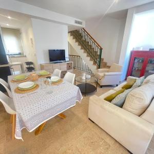 Azahar Centre Apartment & Parking