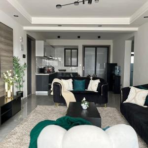 Kingsley Manor Perry Suites