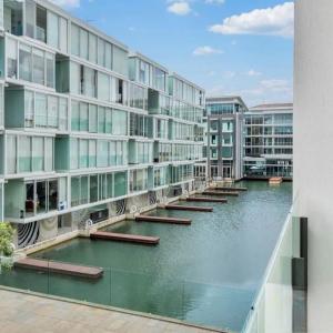 Pool-bikes-escooter! 2bed central