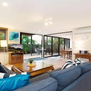 Campbell Street 2 4, Moffat Beach