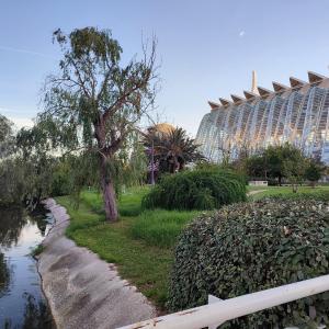 Turia Gardens Rooms - Authentic Valencia Downtown Parklife - VLC Urban Rental