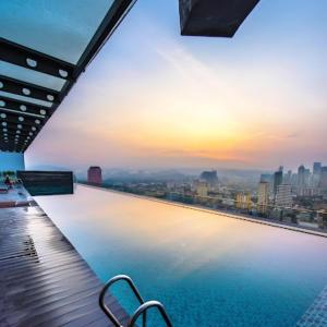 Regalia Infinity Skypool