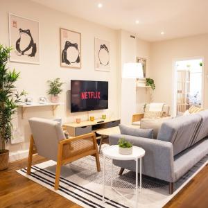 Two-Bed City Centre flat 100m from Trafalgar sqr