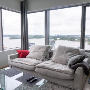 18th Floor Helsinki High Point 1 BDR Apartment with City View - Free Garage Parking