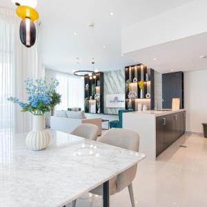Elegant & Cozy 2BR Home in the Heart of Downtown