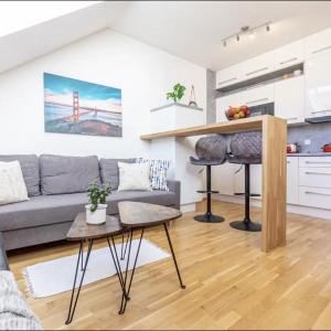 Minimalist's Dream - sunny cozy studio in New Town