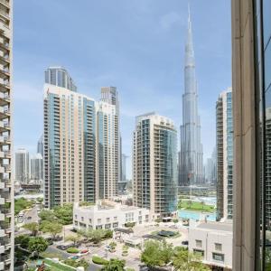 Downtown 1 Bed - Burj Khalifa Balcony View