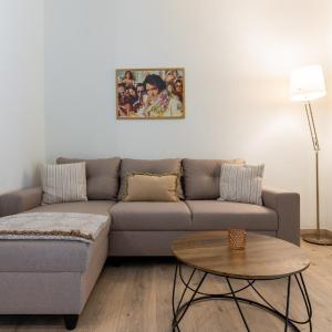 Elvis 2-Bedroom Apartment in Athens
