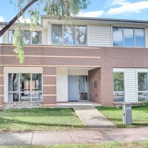 Spacious Family Home Near Melbourne CBD