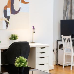 The Russel Square Suite by Aureva Residences