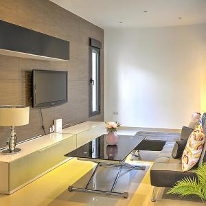 Deluxe family house