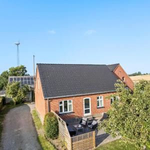 6 Bedroom Beautiful Home In Ærøskøbing