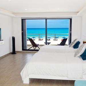 Villa frente al mar a pasos de La Isla Cancún