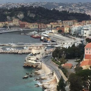 Nice port bel appartement au calme 2 chambres clim balnéo option parking privé max 4 personnes