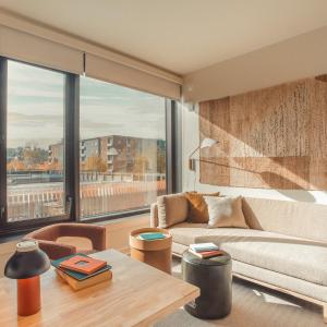 Highrise DTWN 3 Bed Condo w King Bed