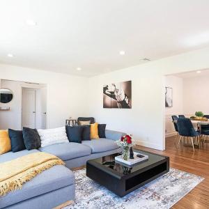 3-Bedroom Sherman Oaks House Near Universal Studios