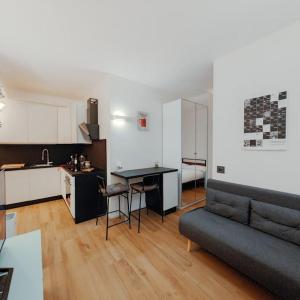 Carlo Apartment - 15 min from Duomo