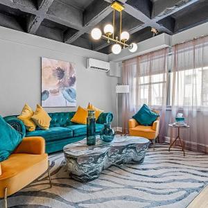 Art Deco-Inspired Apartment Getaway in Buckhead