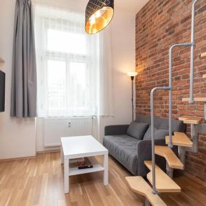 Mezzanine Beds, 10min to Centre with Offsite Parking