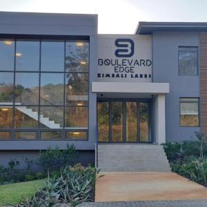 Zimbali Lakes Boulevard Edge 210