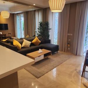 Gardenia CFC by IB Signature - Cosy 1Bedroom Apt with Wifi, 24x7 Security, Parking, Self check-in, Large terrace, Walk to Cafes and Gym