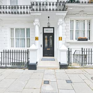 The J Hyde Park Hotel