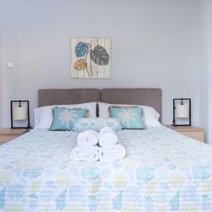 Renovated, fully equipped 2 Bedroom cozy Apartment near the sea