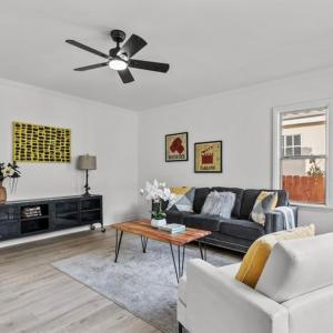Modern 2-Bedroom in Santa Moinca Area Close to UCLA