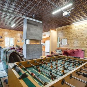 Pet-Friendly Cabin Retreat Walk to Lake Pepin!