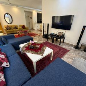 Spacious Apartment Private Garden, Free Parking