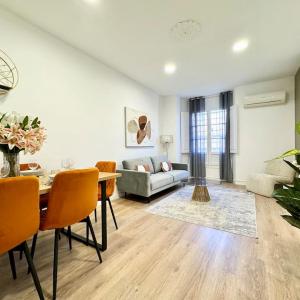 Spacious 3BD Central Málaga with 2BH & AC