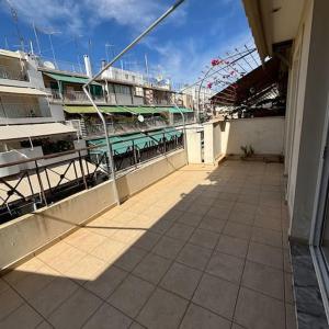 Accessible 2-Bedroom 75m2 with Veranda and Parking