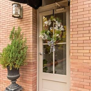 Train Depot - 2 Bed, 1 & Half Bath, Heart of Downtown, Washer & Dryer