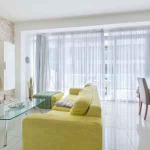 Penthouse with Side Sea View