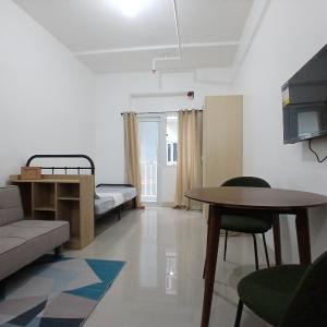 Cozy Urban Retreat at Victoria De Morato