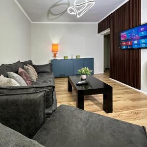 Home Select Tirana