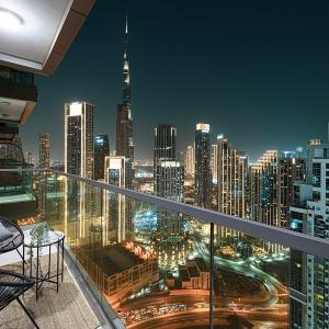 High Floor Apartment in 5 Star Hotel with Infinity Pool Burj View Gym Spa Sauna