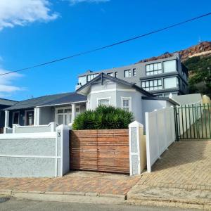Point Village Accommodation - Uppercross 3