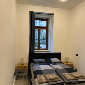1 Bed Flat - Sleeps 2 - Pets - Smoking on terrace