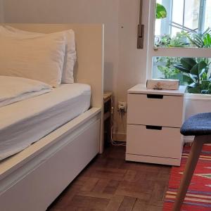 Cozy Room near Airport , Metro and Train Station