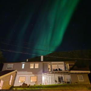Villa with amazing view! Free Parking