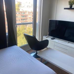 Oslo resident 33L