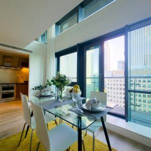 Penthouse with Stunning Canary Wharf Views PTK