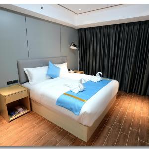 Golden Seagulls Hotel
