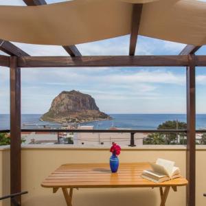 Malvasia Corner Studios - ex Romeo's House