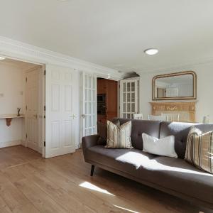 Two bed Two bath Kensington Apartment