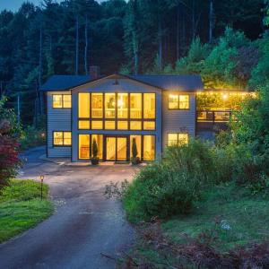 Above Asheville, Art House